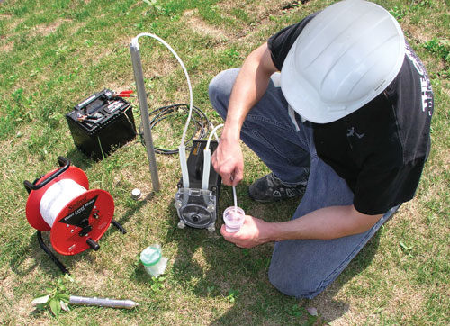 points d'entraînement solinst piézomètres équipement à poussée directe points d'aspersion échantillonnage des eaux souterraines surveillance du niveau d'eau délimitations des panaches de contaminants échantillonnage des gaz du sol surveillance ust image des eaux souterraines